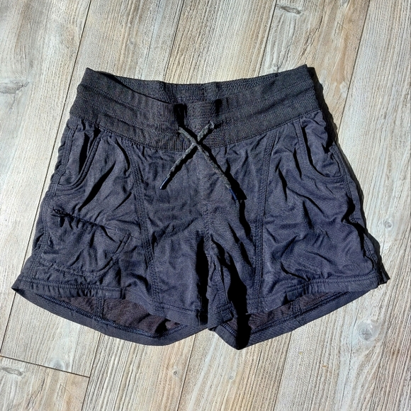 The North Face - Women's Aphrodite Motion Shorts - Picture 2 of 8